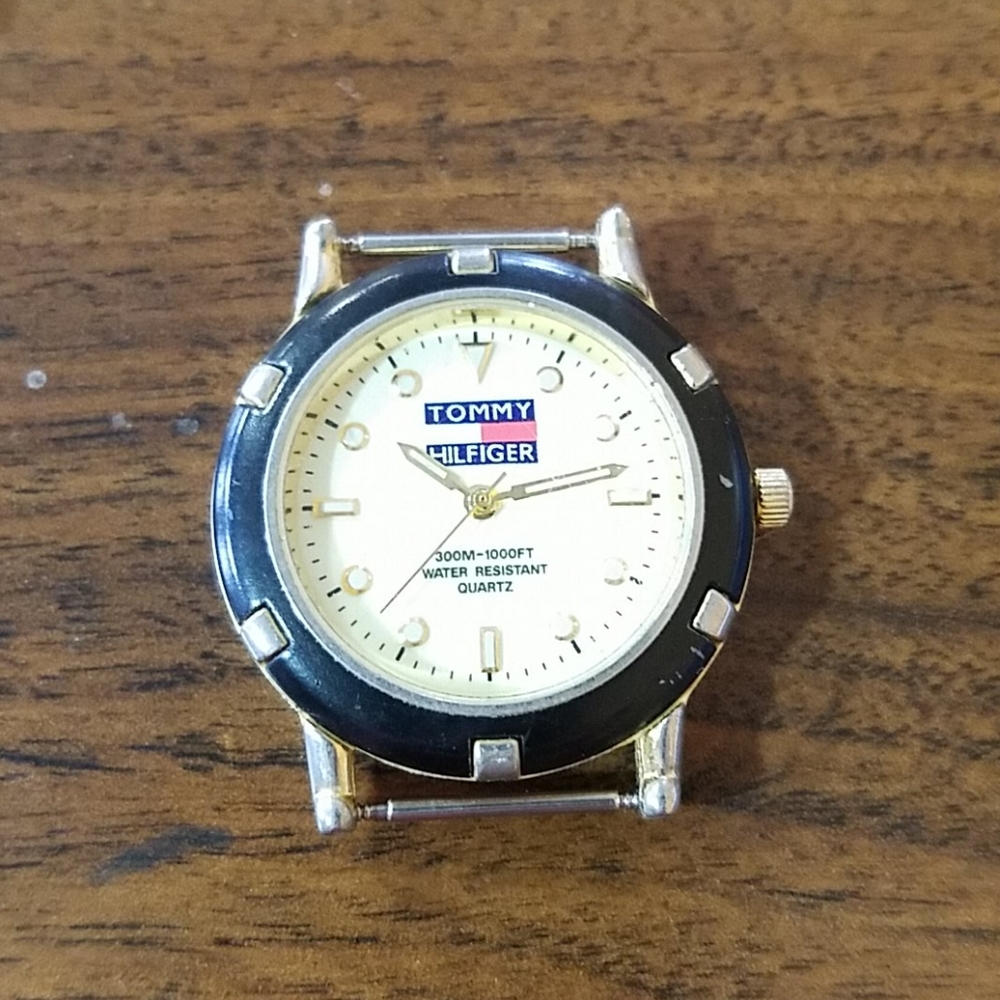 A nice man's Tommy Hilfiger watch use condition
